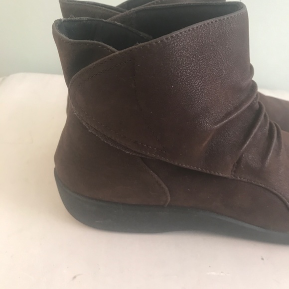 Cloudsteppers by Clark’s Blount booties - Picture 2 of 14